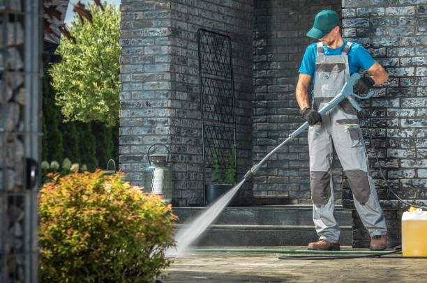 Animal Enclosure Cleaning in Volcano Golf Course, HI